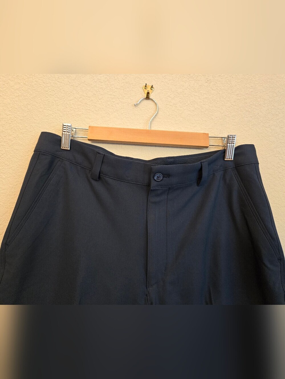 Greg Norman Men's Performance Shorts Sz 34 Stretch Comfort Golf Tennis Walking - Picture 3 of 12